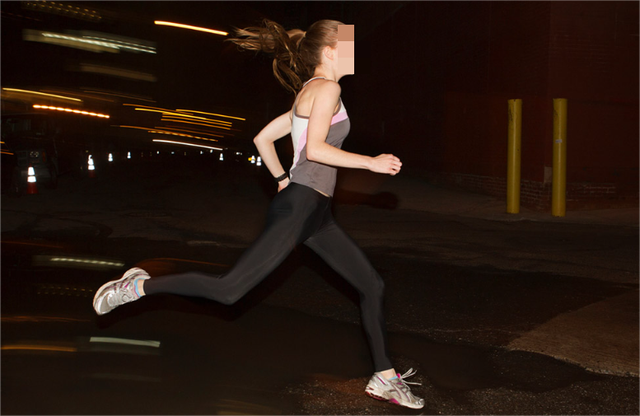 包含城市夜跑拍摄体验，留下运动与光影的结合之美的词条