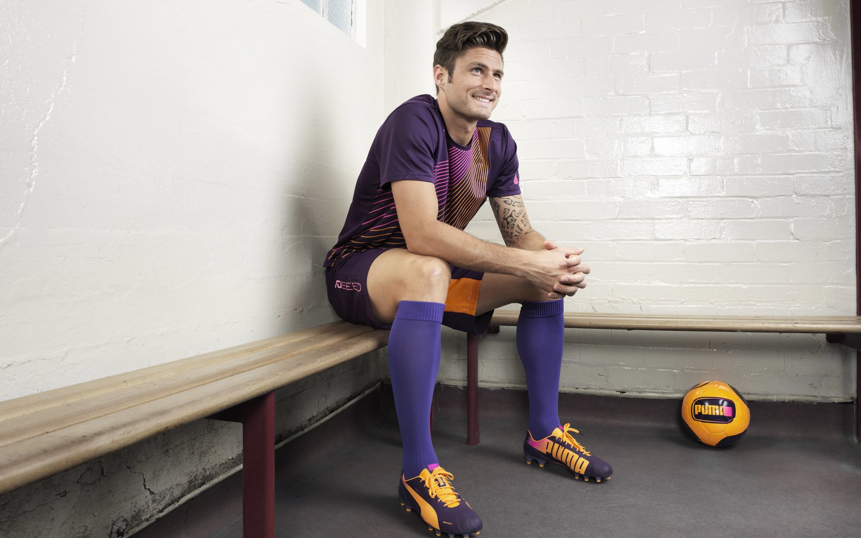 皮克稳健防守,巴萨后防线的中坚力量,皮克巴萨进球