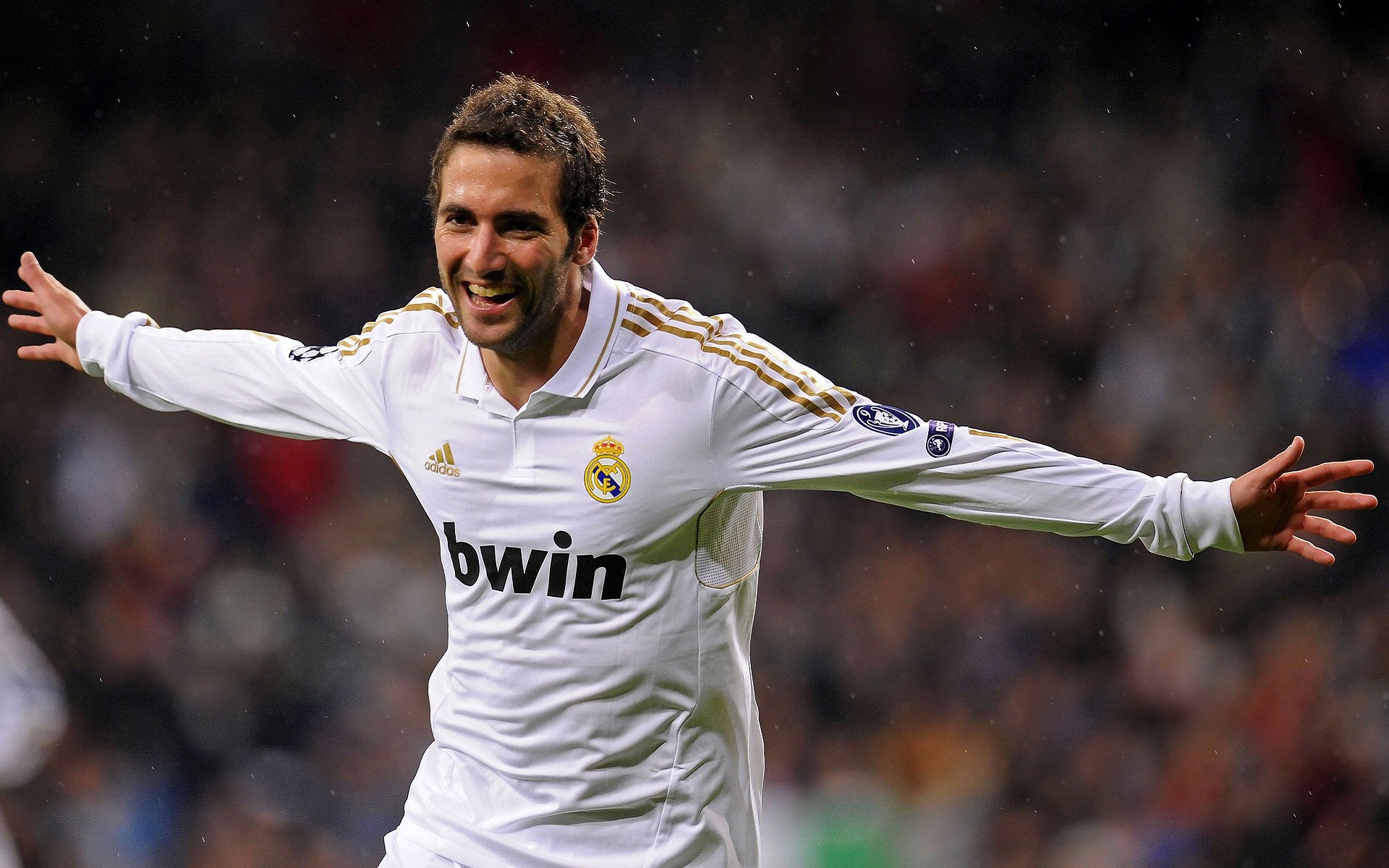 巴西骑手斯蒂芬·巴尔查在巴黎奥运会上获得个人障碍赛银牌,创造历史。