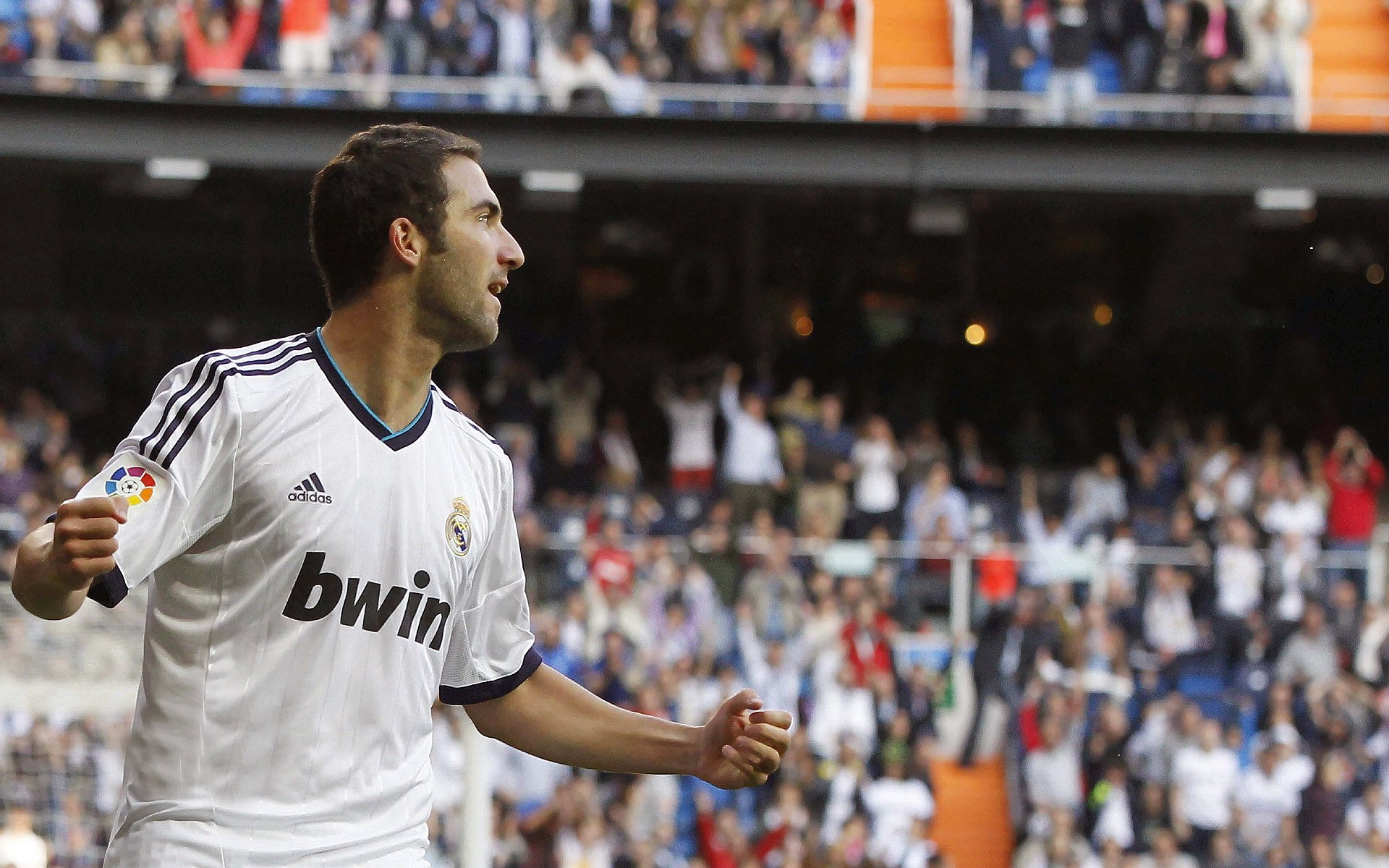 外教管理方式与本土习惯不符，外教政策的基本立场